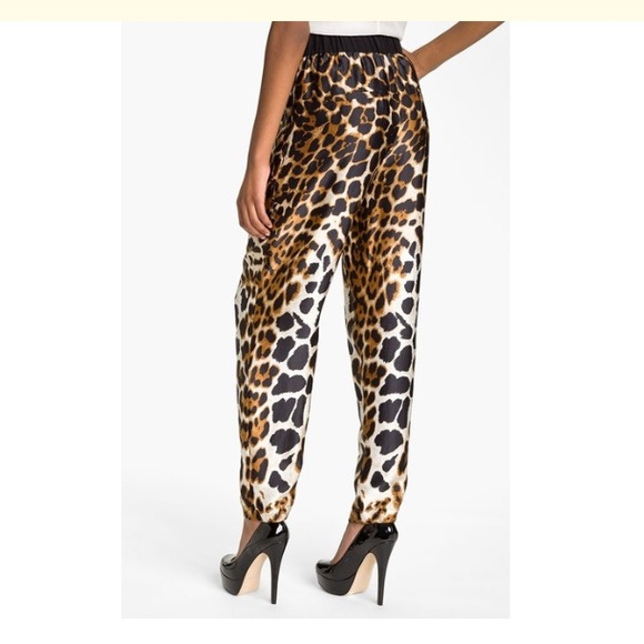 Relaxed Leopard Jogger - Picture 2 of 5